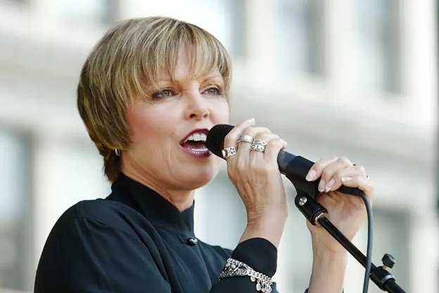 pat benatar age