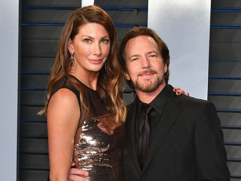 eddie vedder age