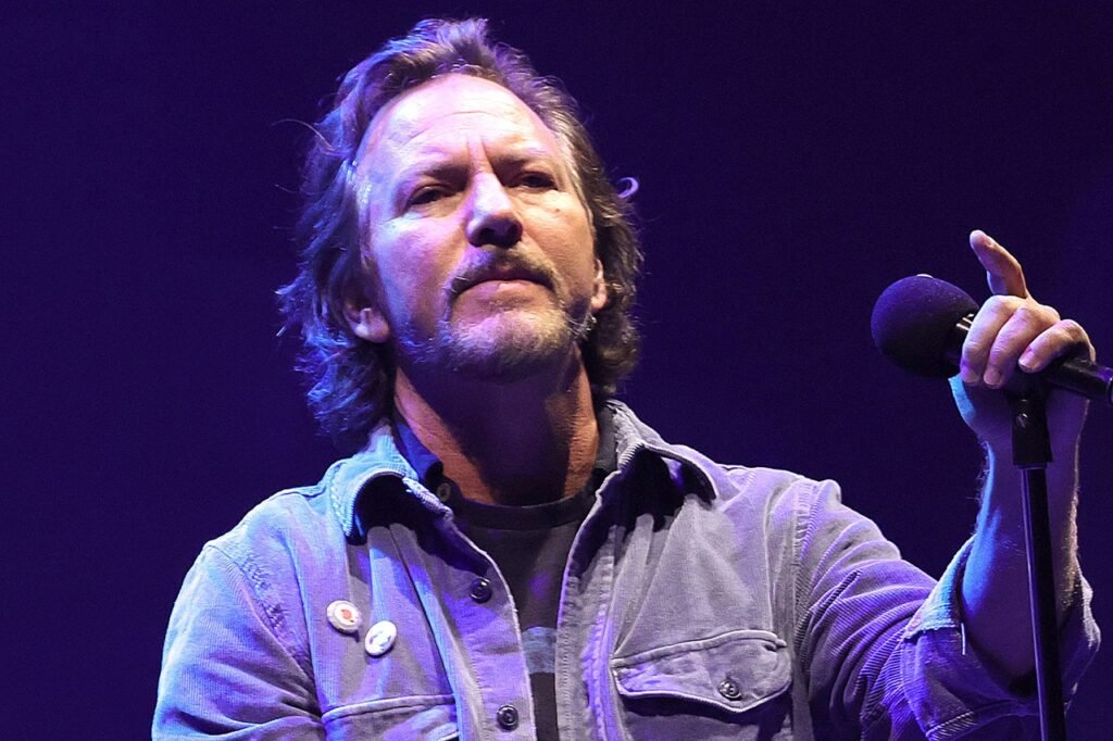 eddie vedder age