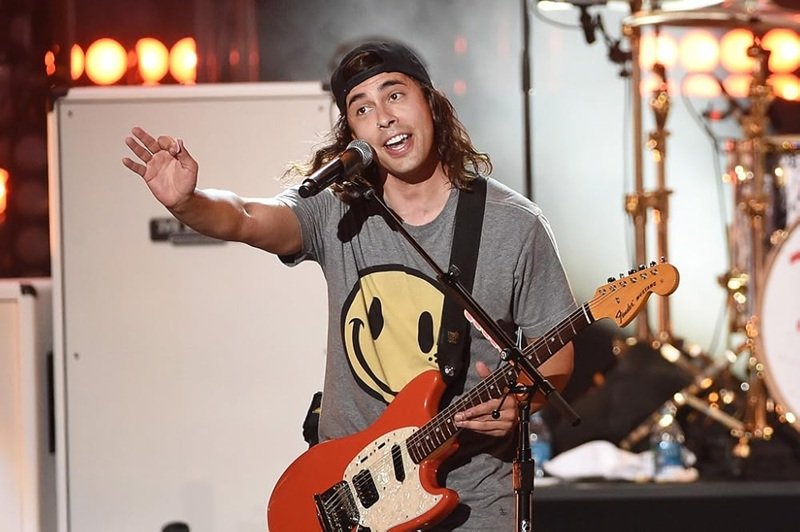 vic fuentes age