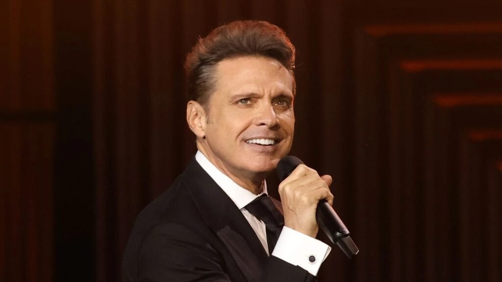 luis miguel age
