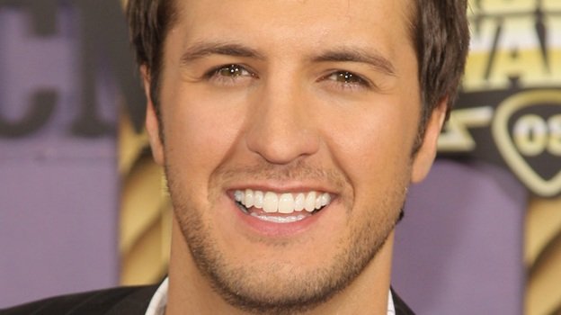 luke bryan age