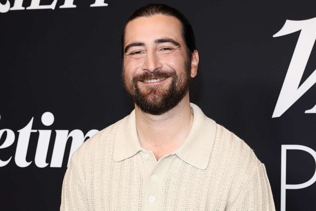 noah kahan age
