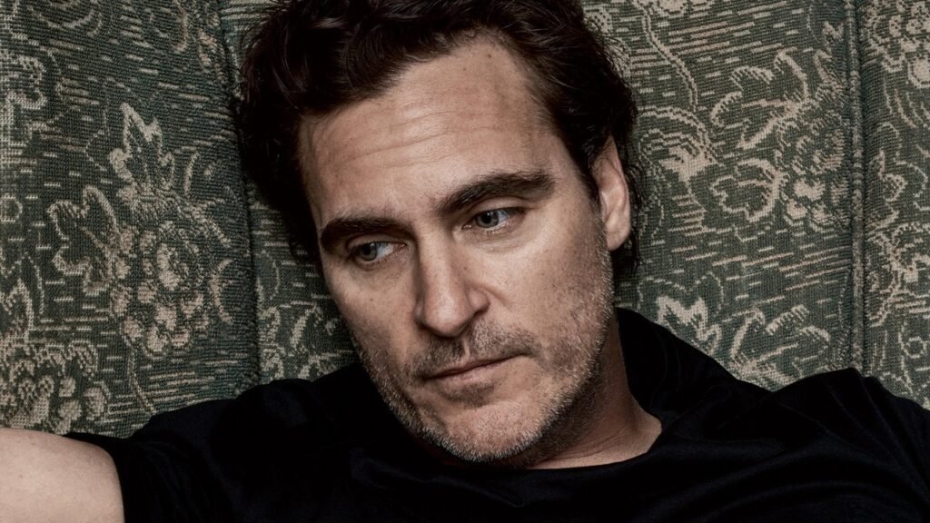 joaquin phoenix age