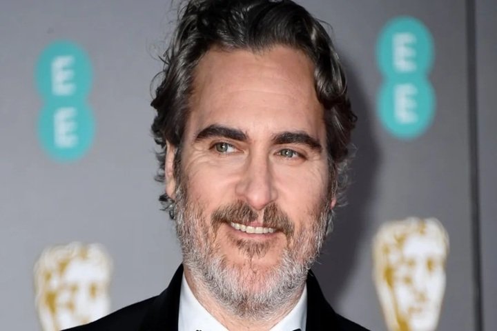 joaquin phoenix age