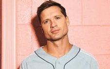 walker hayes age