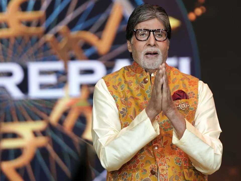 Amitabh Bachchan: Age Biography, Height, Family, Wife, Net Worth, Career & More amitabh bachchan age